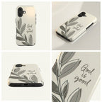 Handyhülle mit Motiv God is good in Creme mit grauen botanischen Elementen und schwarzen Kanten – Produktansicht