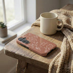 Loved by the King Magnetic Handyhülle in Terrakotta Tech Accessories Podbase 